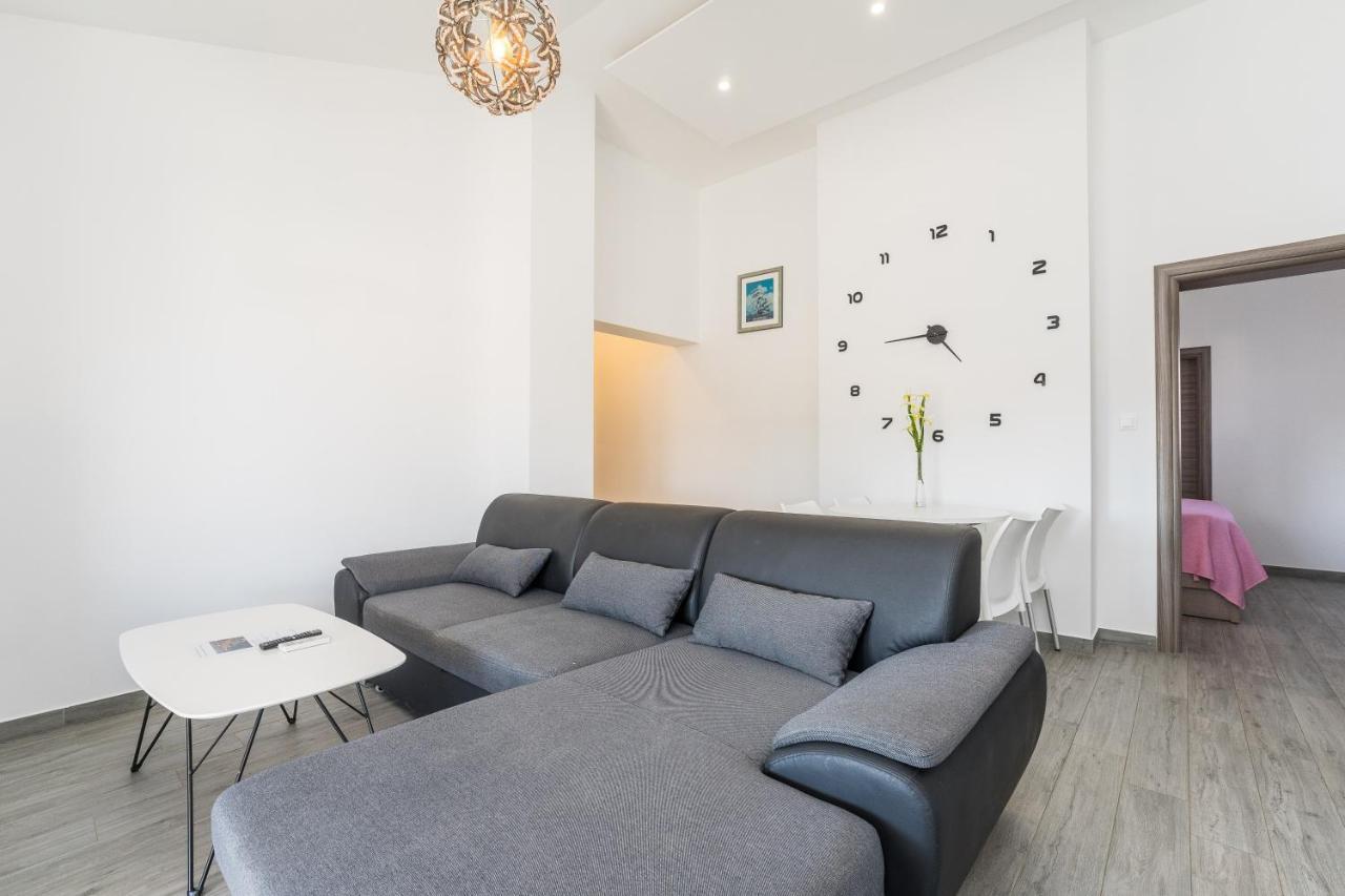 Apartments Maza ザダル エクステリア 写真