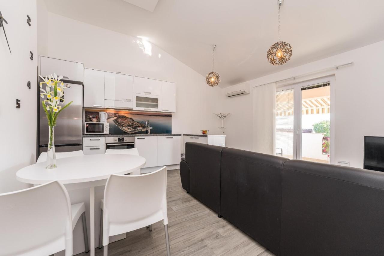 Apartments Maza ザダル エクステリア 写真